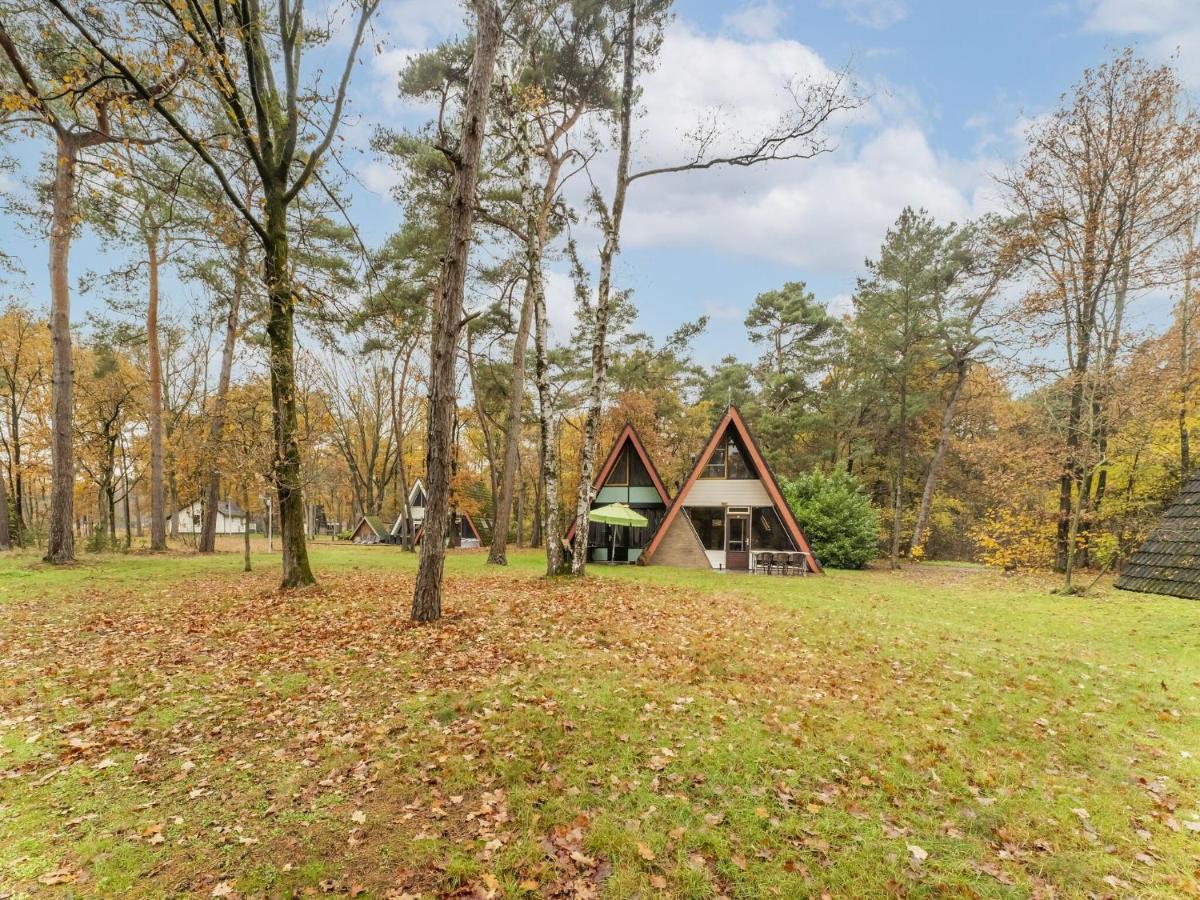 Modern Holiday Home In Stramproy In The Forest Bagian luar foto