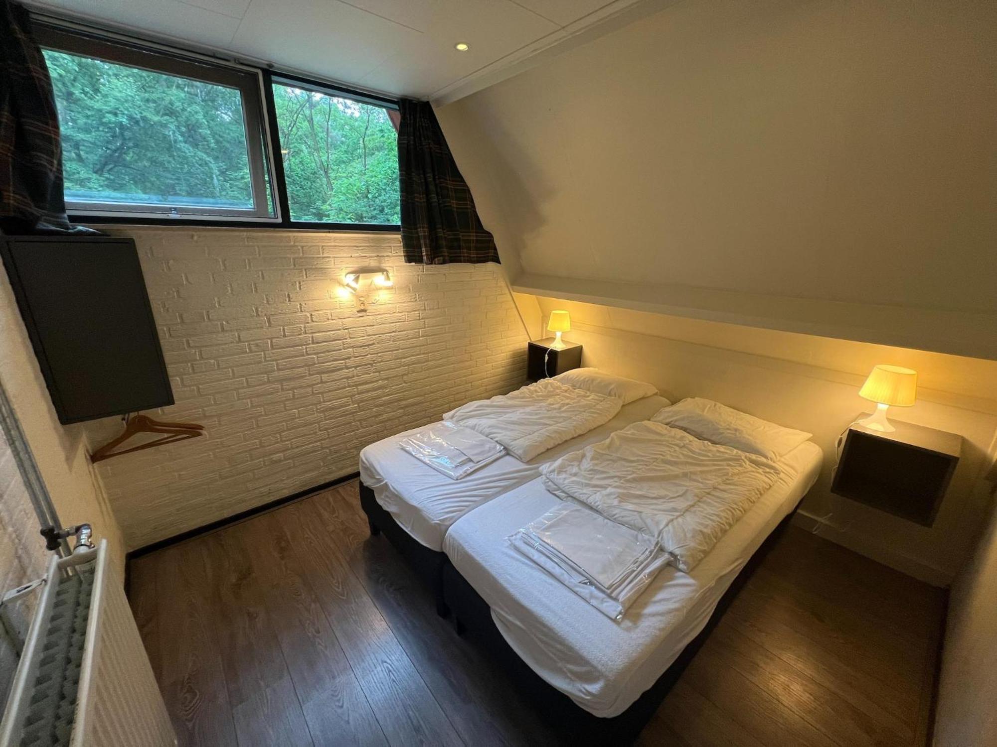 Modern Holiday Home In Stramproy In The Forest Bagian luar foto
